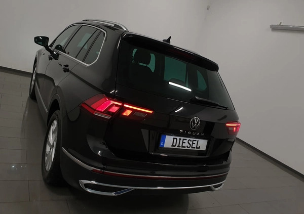 Volkswagen Tiguan cena 124999 przebieg: 126000, rok produkcji 2022 z Debrzno małe 781